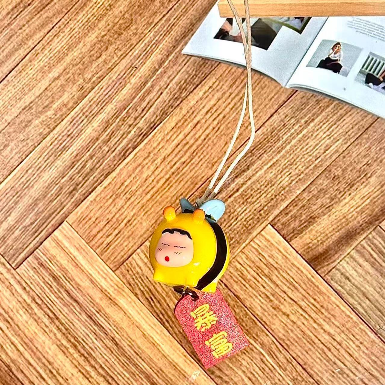 Crayon Shin-chan Bee Cosplay F - đánh giá và giá Car Accessories Essentials