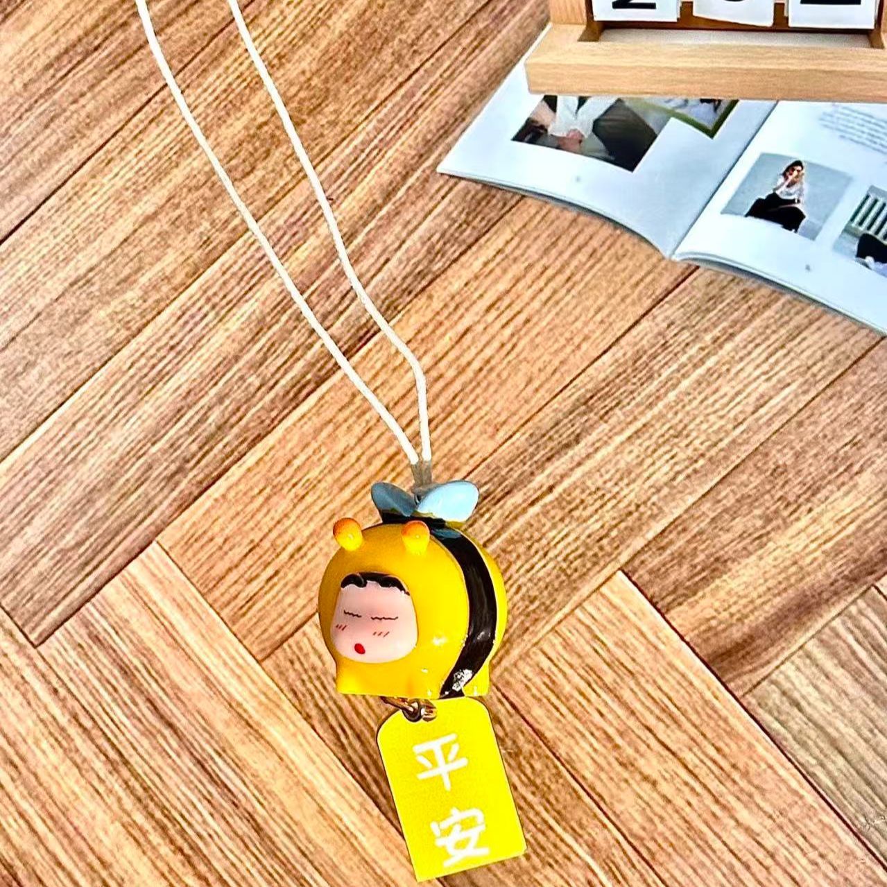 Crayon Shin-chan Bee Cosplay F - đánh giá và giá Car Accessories Essentials